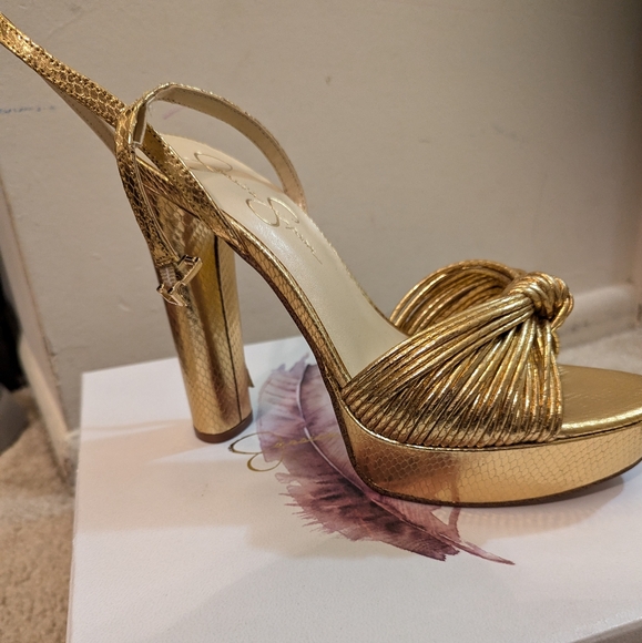 Gold Jessica Simpson Heels size 10- brand new with box - Picture 2 of 4
